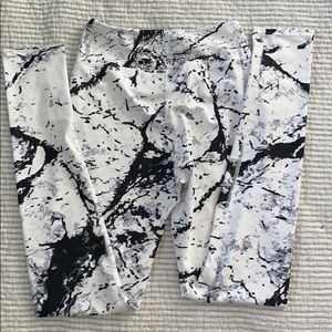 Kitty gains leggings NWOT- S